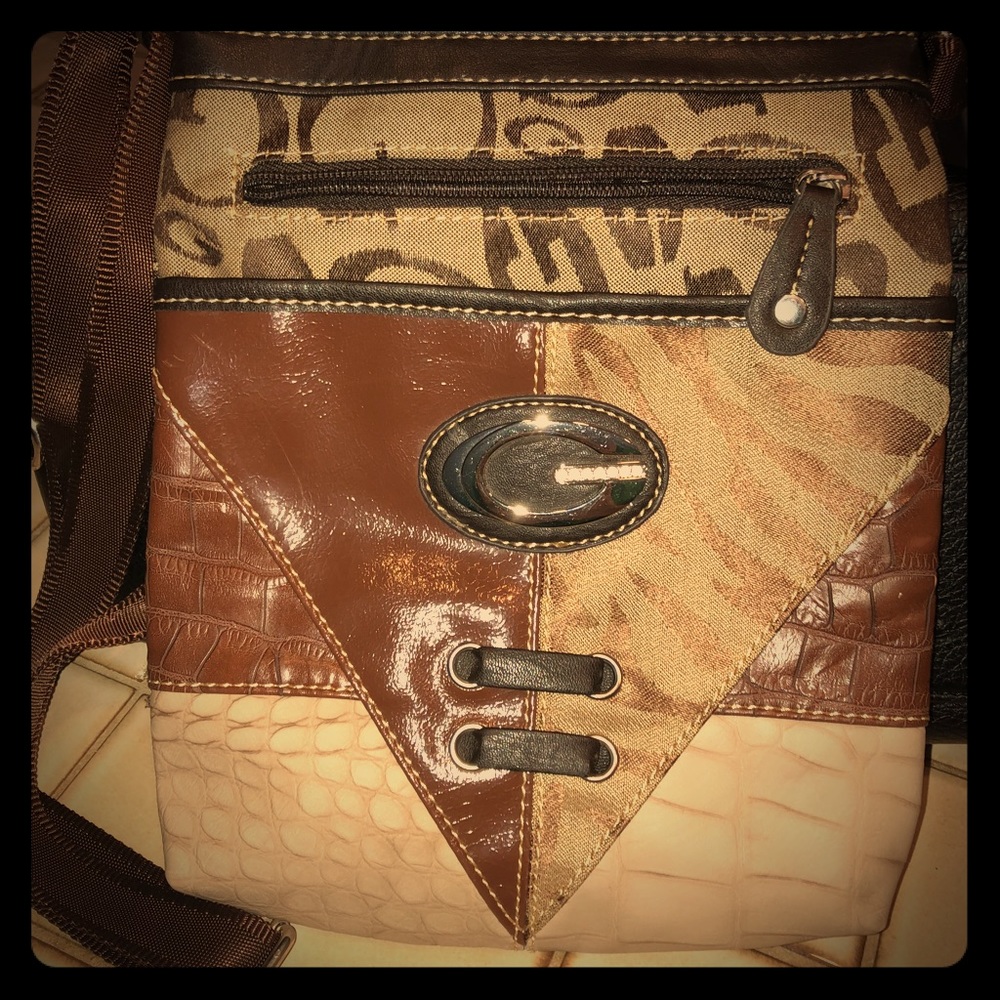 Guess crossbody purse
